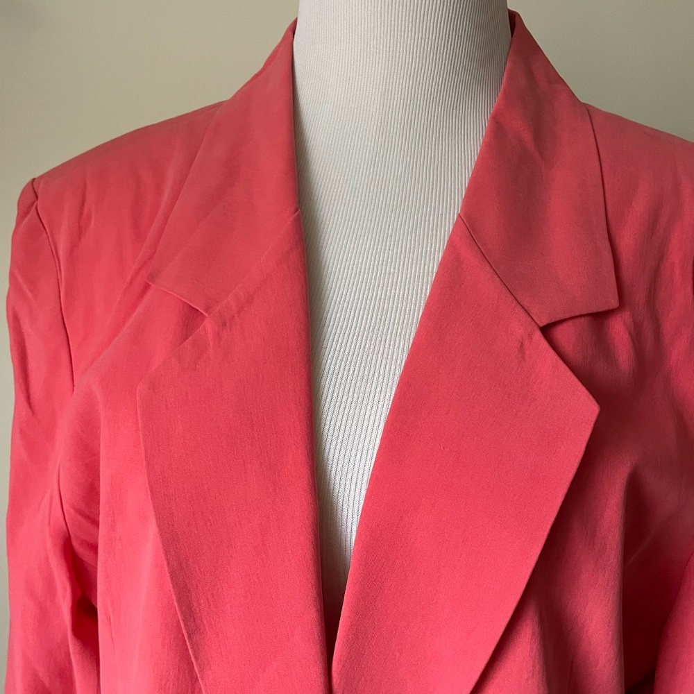 Open front 100% silk long sleeve jacket, size 18